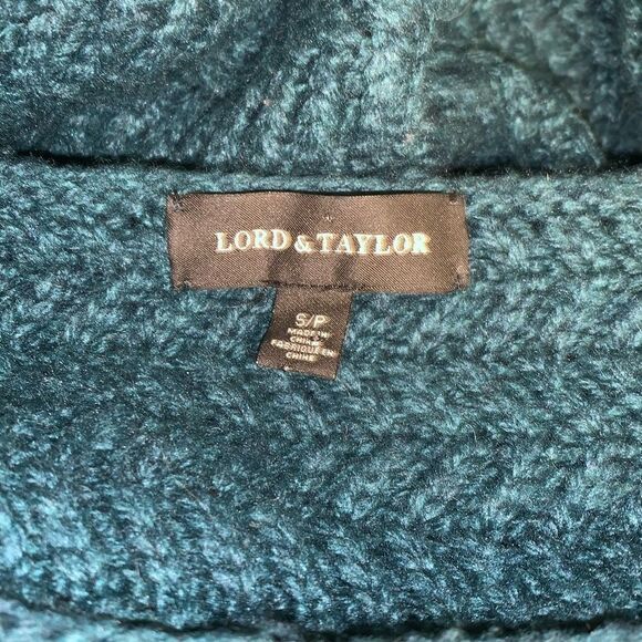 Lord & Taylor oversized knit sweater - Picture 5 of 6